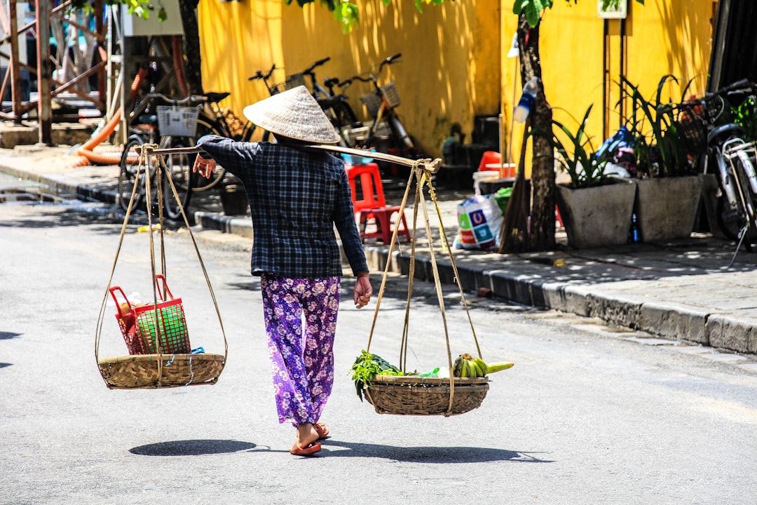 Việt Nam được biết đến với hệ thống bãi biển tuyệt đẹp và hoang sơ, thu hút hàng triệu du khách mỗi năm.