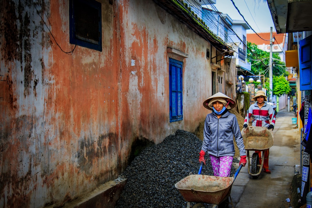 Hòn Khô là một hòn đảo nằm ở vịnh Nha Trang, thuộc tỉnh Khánh Hòa, Việt Nam.