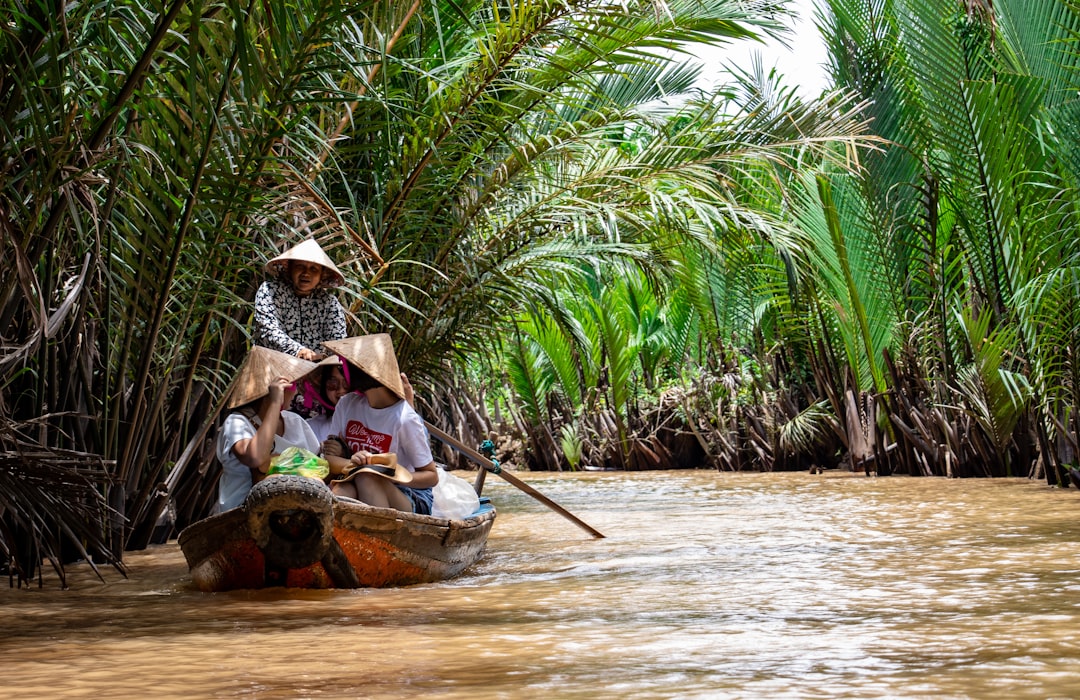 Miền Trung Việt Nam là nơi có nhiều bãi biển tuyệt đẹp, thu hút du khách trong và ngoài nước.