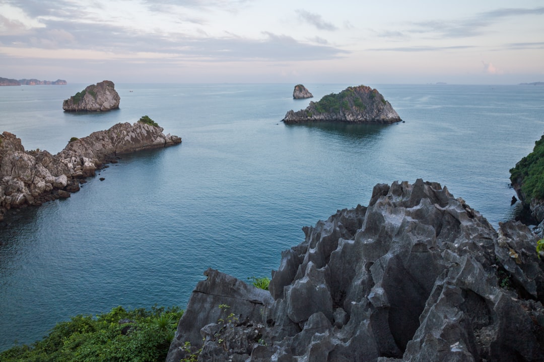 Hòn Mun là một trong những điểm du lịch nổi tiếng ở Nha Trang, Việt Nam.